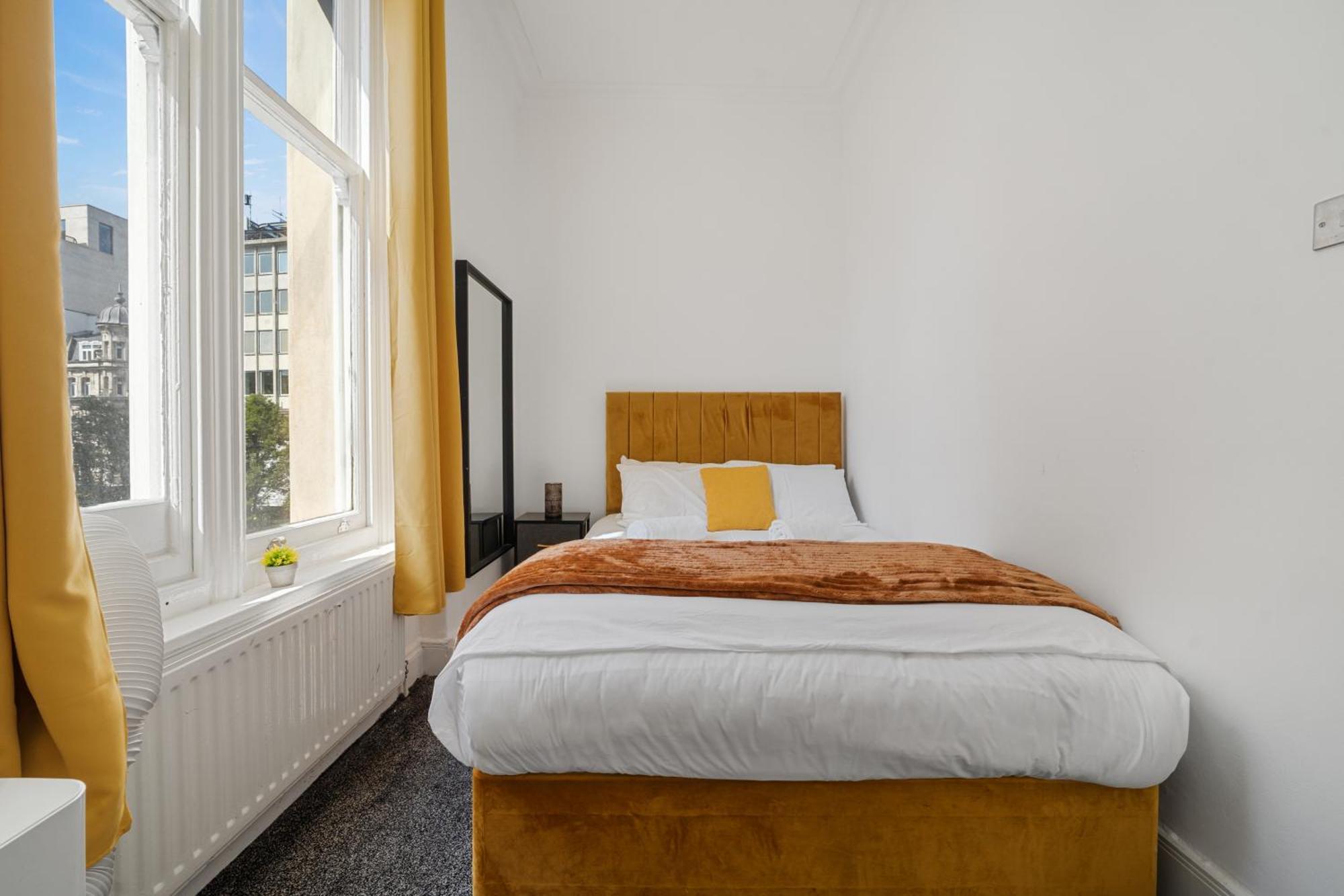 Spacious 3-Bedroom Residence In Exclusive Mayfair 7Gc Londyn Zewnętrze zdjęcie