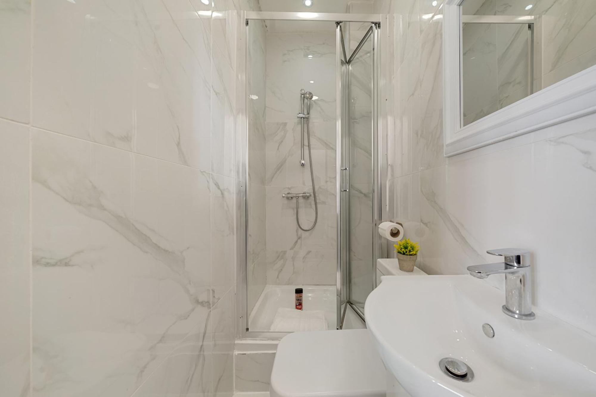 Spacious 3-Bedroom Residence In Exclusive Mayfair 7Gc Londyn Zewnętrze zdjęcie